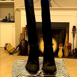 New Banana Republic Tall Black suede Boot size 10
